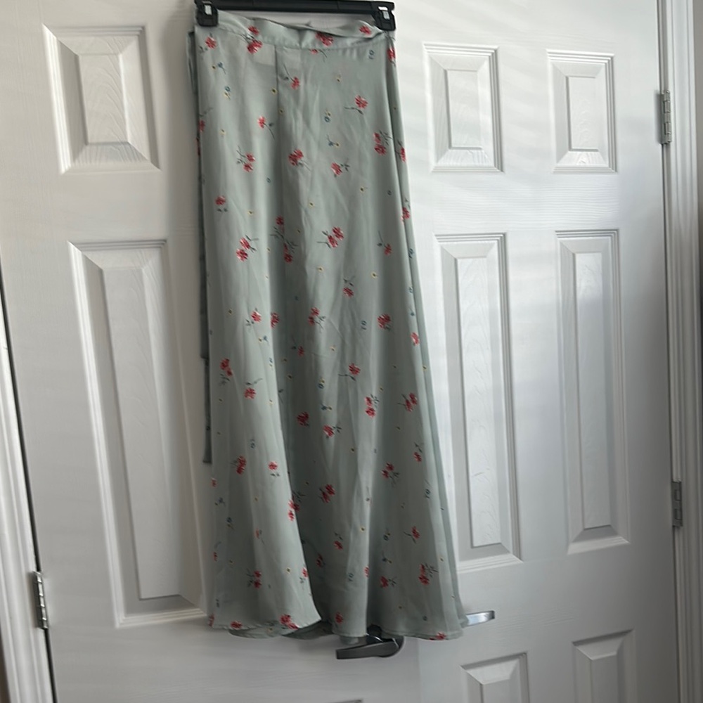 Express Green A-Line Maxi Skirt Resort Wear